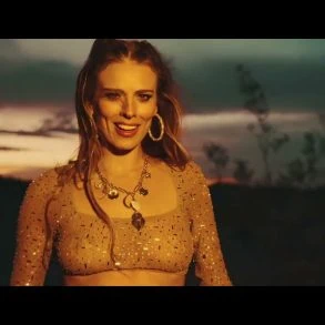 Twinnie dévoile le clip de Don't Need A Cowboy