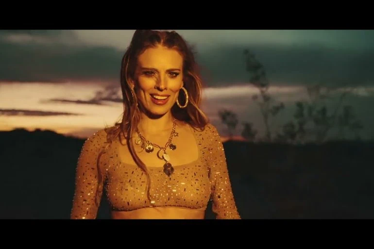 Twinnie dévoile le clip de Don't Need A Cowboy 14 Twinnie dévoile le clip de Don't Need A Cowboy