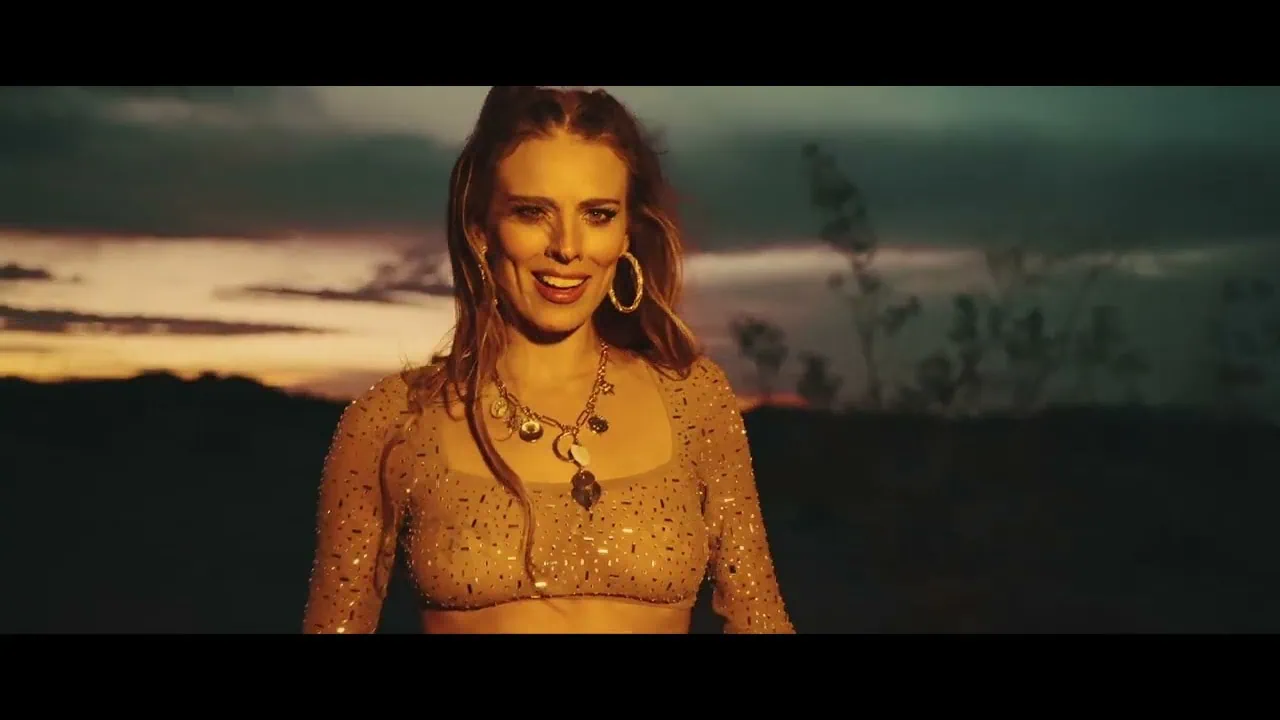 Twinnie dévoile le clip de Don't Need A Cowboy