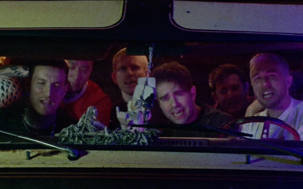 Underbrook : Analyse du morceau Headlights et contexte du groupe – Clip