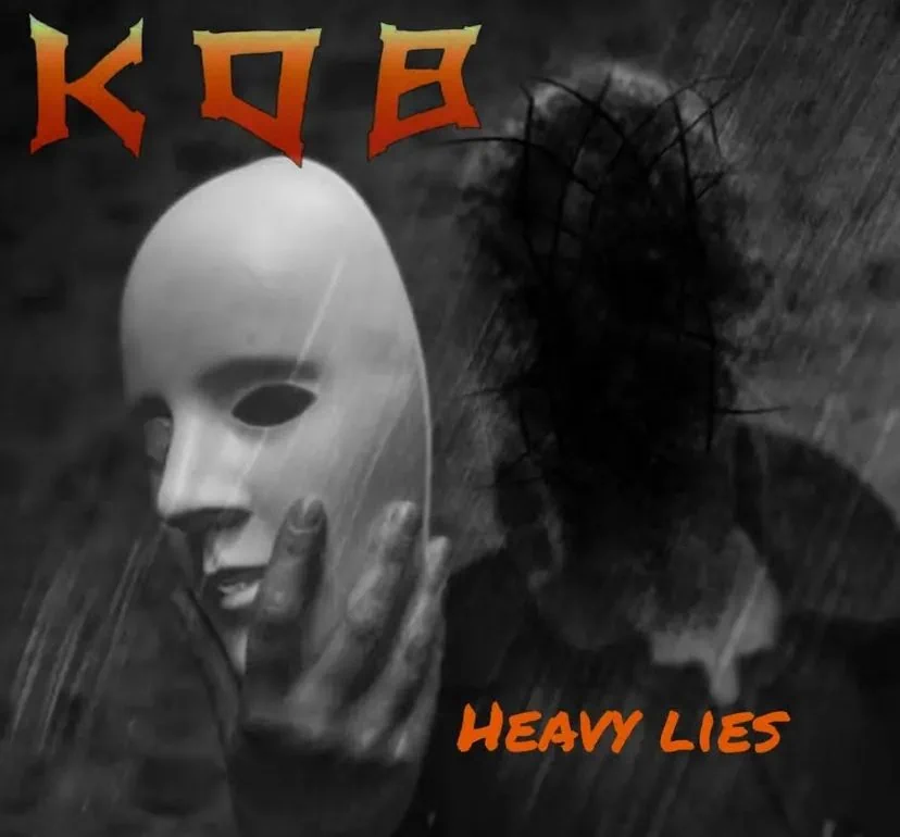 KOB – “Heavy Lies” : le heavy metal qui frappe sans prévenir