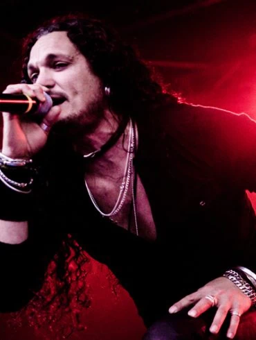 ZP Theart lance sa carrière solo avec le single Dark To Light 12 ZP Theart lance sa carrière solo avec le single Dark To Light