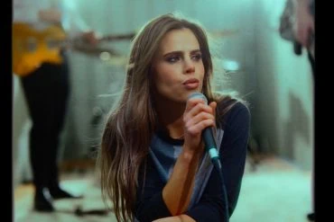 Cassie Henderson réinterprète Teenage Dirtbag 18 Cassie Henderson réinterprète Teenage Dirtbag