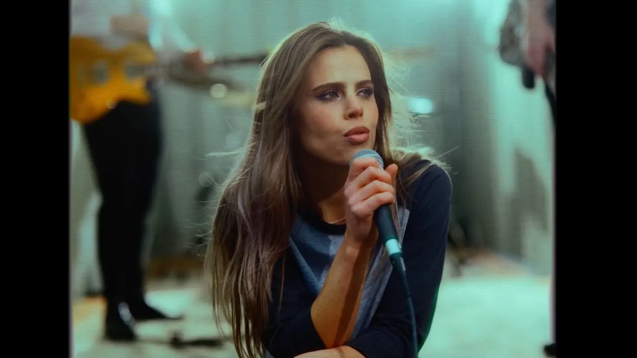 Cassie Henderson réinterprète Teenage Dirtbag 4 Cassie Henderson réinterprète Teenage Dirtbag