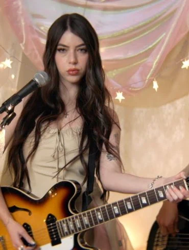 Devon Thompson dévoile Hunger 4 Devon Thompson dévoile Hunger