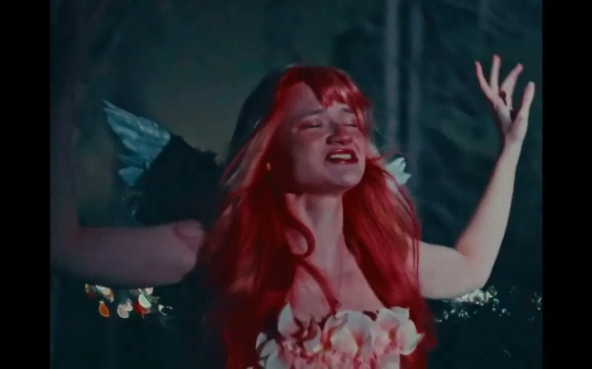 Ella Red Religion clip vidéo officiel