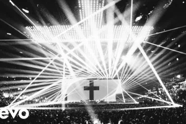 Indochine Sanna sur la croix : nouveau single électrisant 9 Indochine Sanna sur la croix : nouveau single électrisant