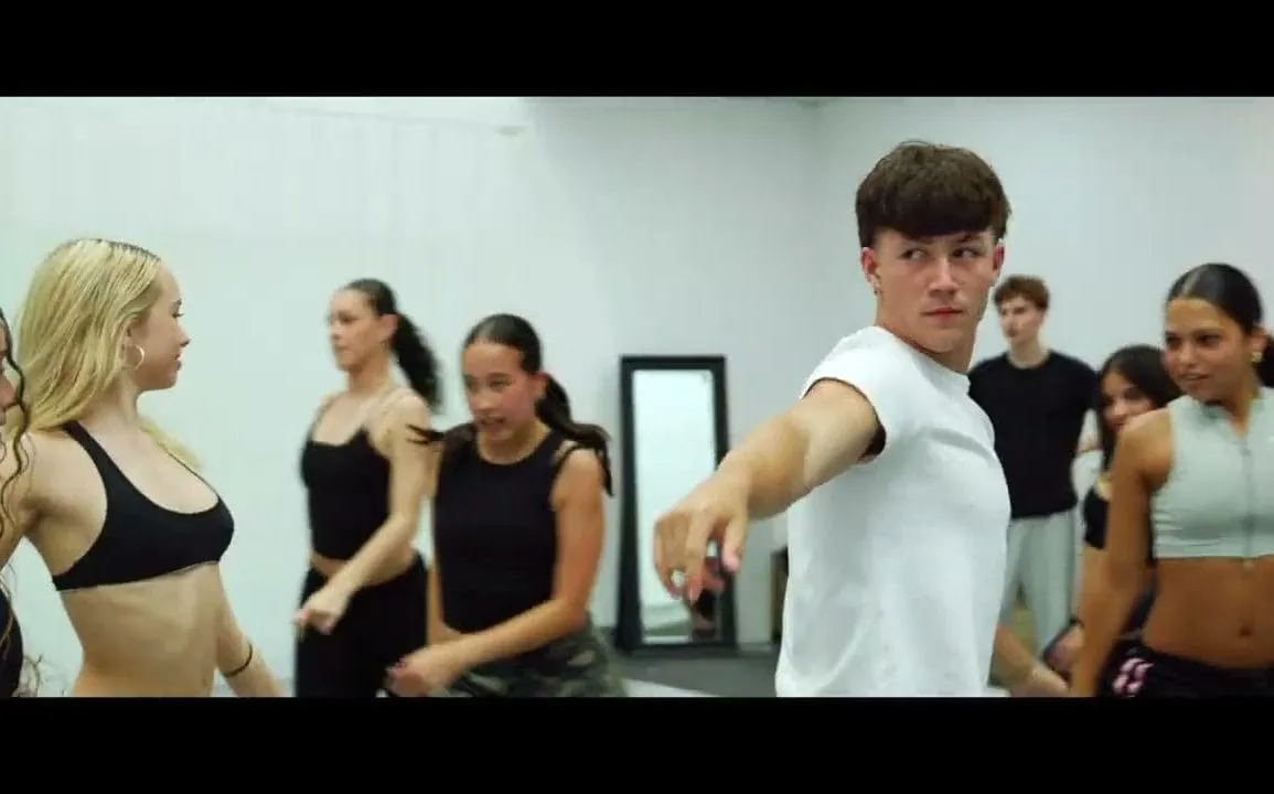 Janie Kogan dévoile EYE CONTACT 1 Janie Kogan dévoile EYE CONTACT