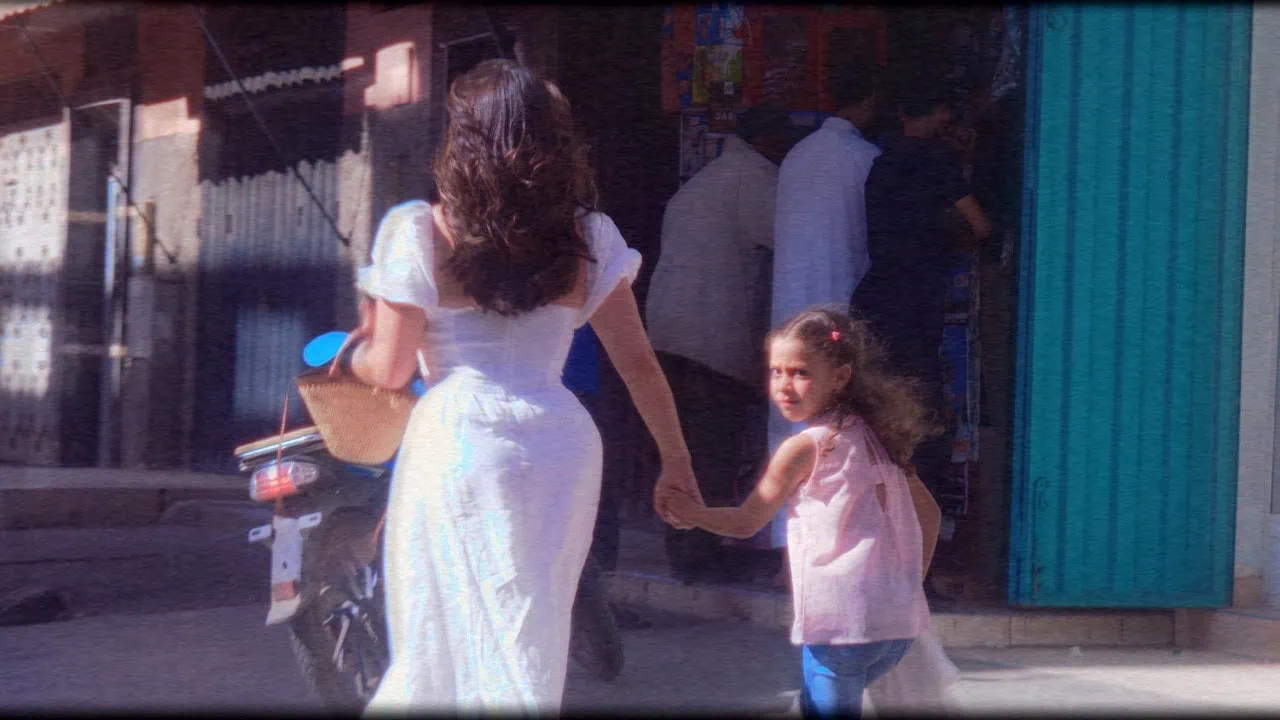 La Zarra - F*** You : le clip officiel 4 La Zarra - F*** You : le clip officiel