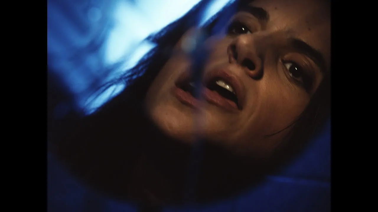 Laura Cox : Le clip The Broken 4 Laura Cox : Le clip The Broken