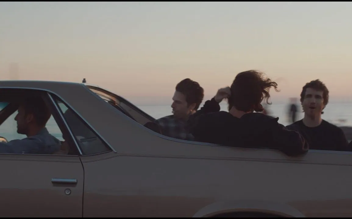 The Neighbourhood - Lovebomb