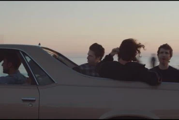 The Neighbourhood - Lovebomb