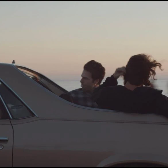 The Neighbourhood - Lovebomb