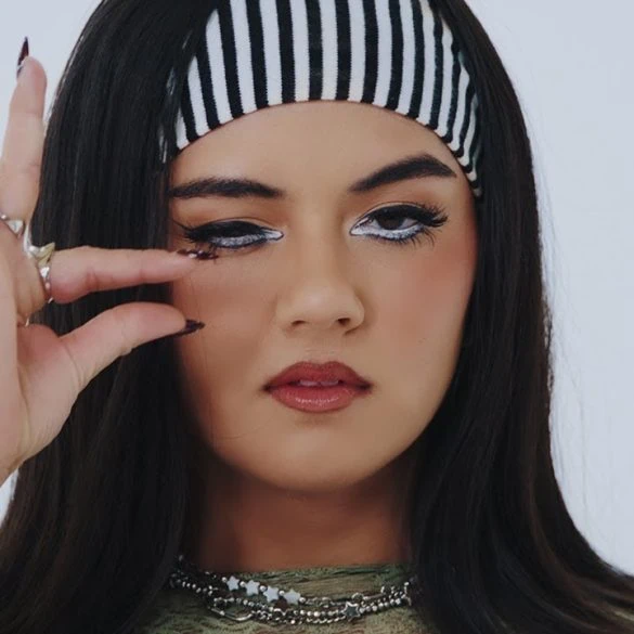 Nina Ann Nelson dévoile Just a Little