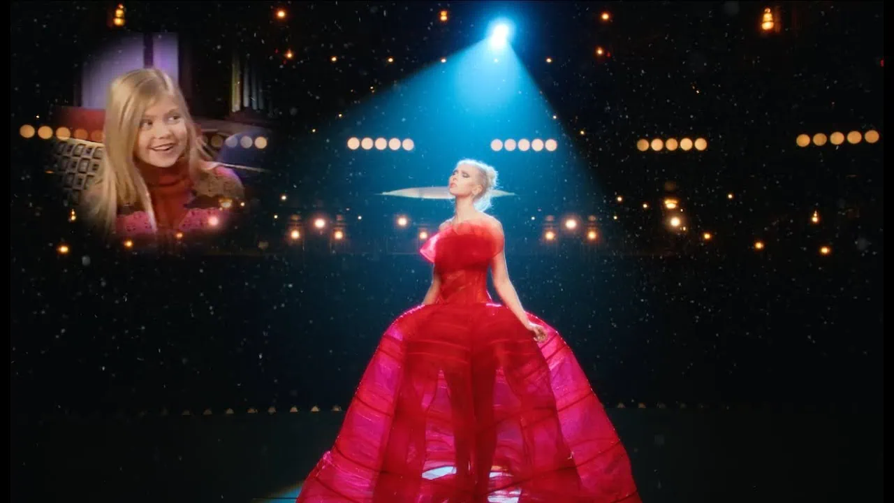 The Pretty Reckless : Where Are You Christmas?