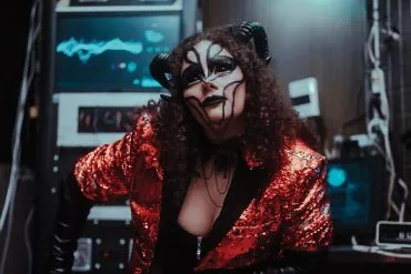 Riell - Devil (Acoustic) 18 Riell - Devil (Acoustic)