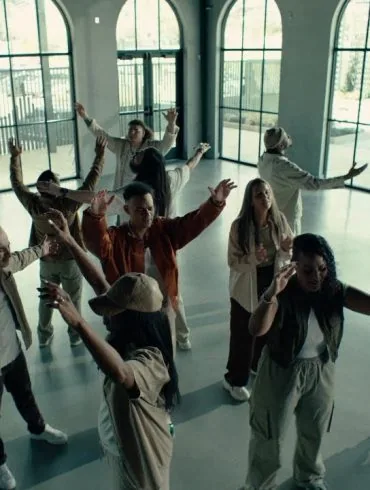 Tauren Wells dévoile The Room Is Yours, extrait de Let The Church Sing 4 Tauren Wells dévoile The Room Is Yours, extrait de Let The Church Sing