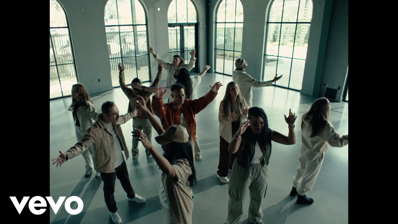 Tauren Wells dévoile The Room Is Yours, extrait de Let The Church Sing