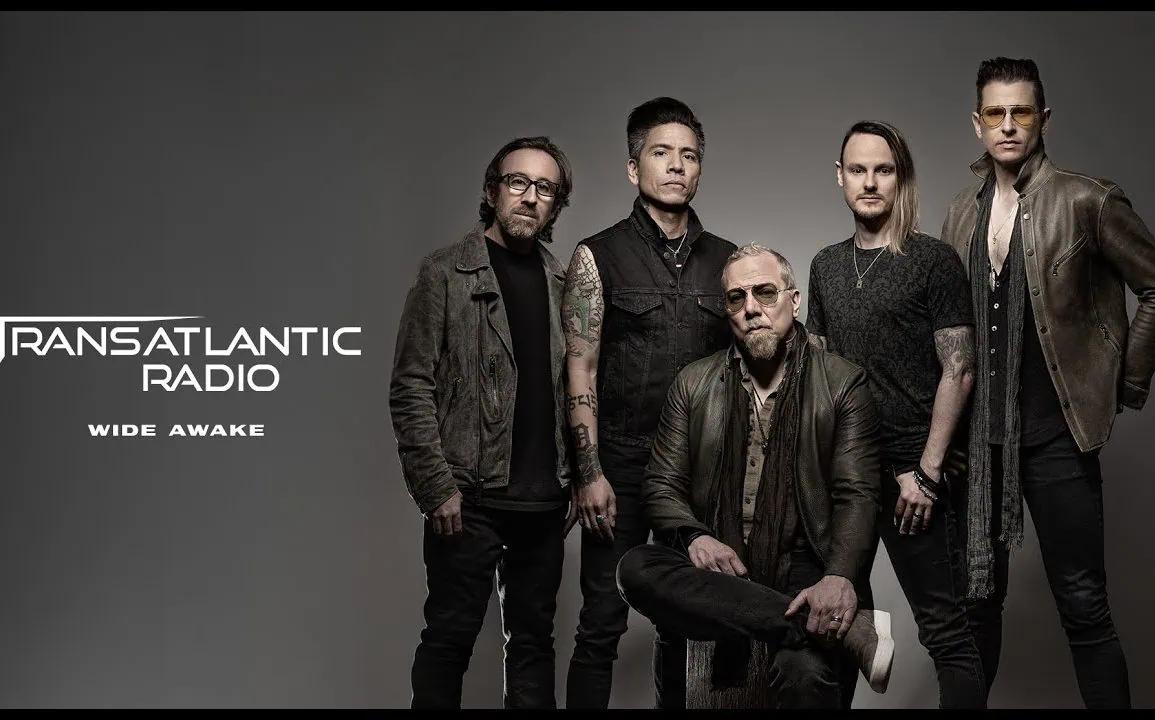 Transatlantic Radio dévoile Wide Awake, extrait de Midnight Transmission