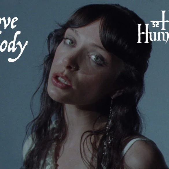 Holly Humberstone dévoile To Love Somebody, extrait de Cruel World 2 Holly Humberstone dévoile To Love Somebody, extrait de Cruel World