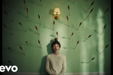 In Color illumine la nuit avec Headlights, single choc de 2026 9 In Color illumine la nuit avec Headlights, single choc de 2026