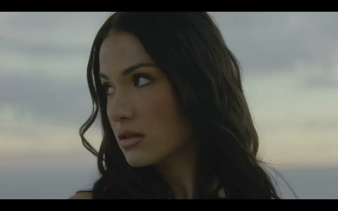 Jessica Baio dévoile SACRED une confession à fleur de peau 1 Jessica Baio dévoile SACRED une confession à fleur de peau