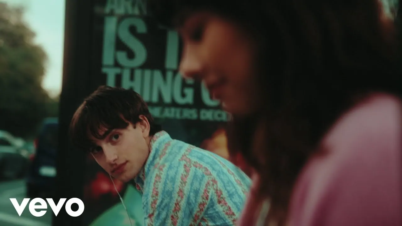 Johnny Orlando - Emilia un clip intimiste et sensuel 4 Johnny Orlando - Emilia un clip intimiste et sensuel