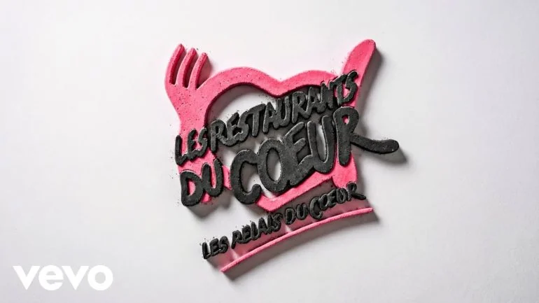 Les Enfoirés Tout se casse (lyrics video) : Santa signe l'hymne 2026