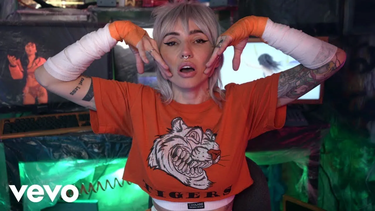 Lights sort Come Get Your Girl ce 14 janvier, extrait d'A6EXTENDED 4 Lights sort Come Get Your Girl ce 14 janvier, extrait d'A6EXTENDED