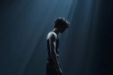 Reiley - Feeling : confession pop brillante et cœur en suspens 13 Reiley - Feeling : confession pop brillante et cœur en suspens