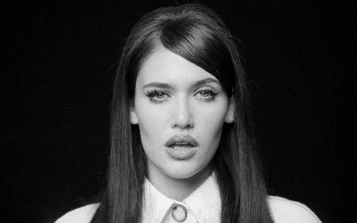 Sienna Spiro dévoile le clip de Die On This Hill 1 Sienna Spiro dévoile le clip de Die On This Hill