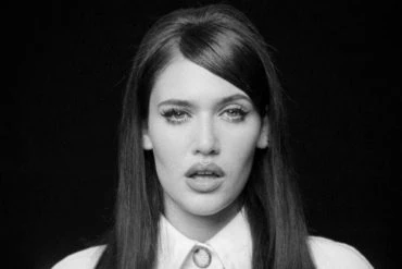 Sienna Spiro dévoile le clip de Die On This Hill 11 Sienna Spiro dévoile le clip de Die On This Hill