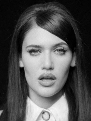 Sienna Spiro dévoile le clip de Die On This Hill 4 Sienna Spiro dévoile le clip de Die On This Hill