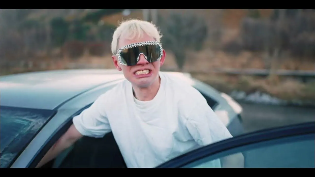 VÆB – Þetta Reddast : l'Islande électrique face à ses démons