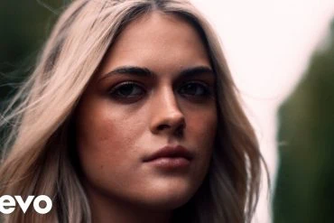 Alana Springsteen dévoile le clip de note to self, tourné à Virginia Beach 19 Alana Springsteen dévoile le clip de note to self, tourné à Virginia Beach