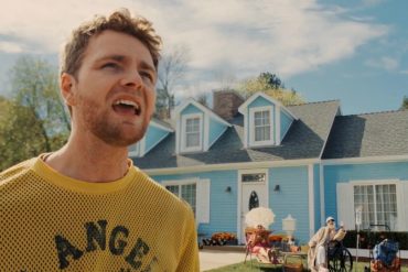 Alex Warren dévoile Fever Dream, son nouveau single 12 Alex Warren dévoile Fever Dream, son nouveau single