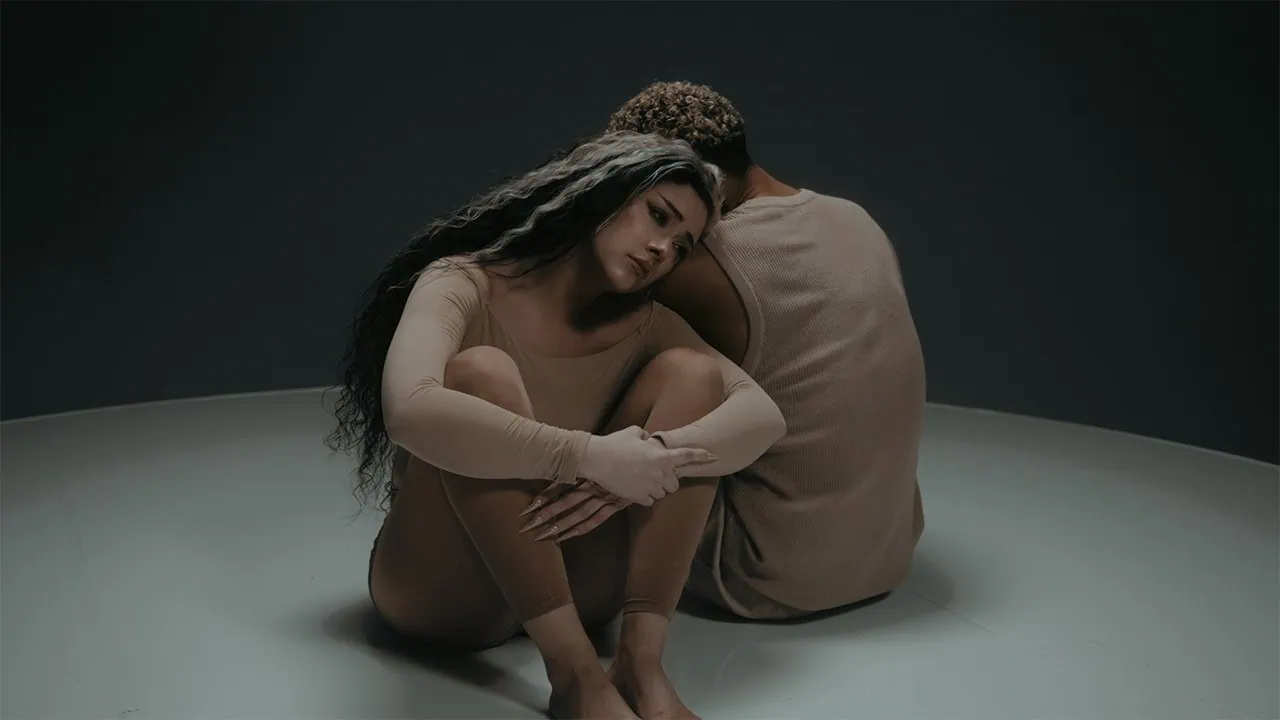 Britton dévoile The Cycle, extrait de Loving You Almost Killed Me 4 Britton dévoile The Cycle, extrait de Loving You Almost Killed Me