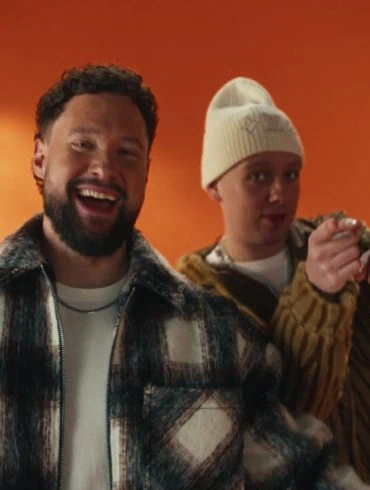 Calum Scott et Aitch dévoilent le clip de Unsteady 12 Calum Scott et Aitch dévoilent le clip de Unsteady
