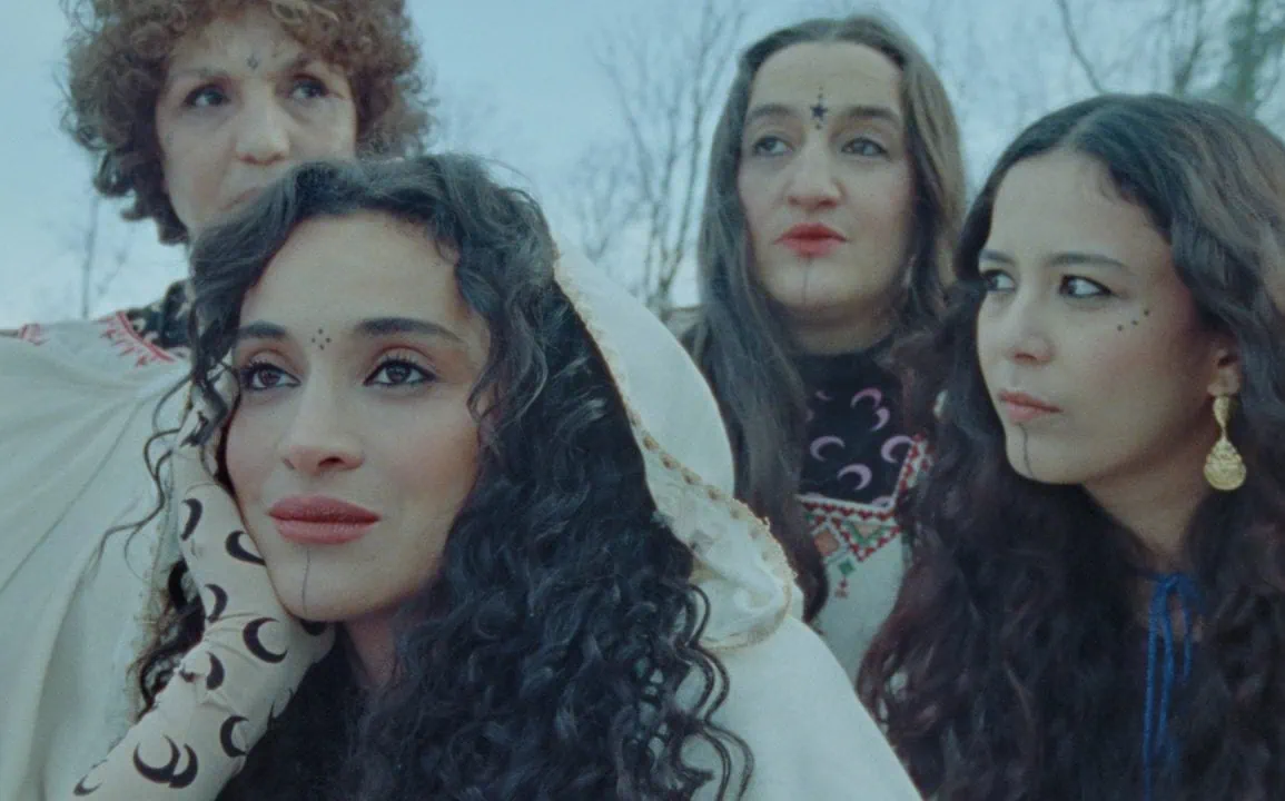 Camélia Jordana dévoile le clip de Que Ma Peau 1 Camélia Jordana dévoile le clip de Que Ma Peau