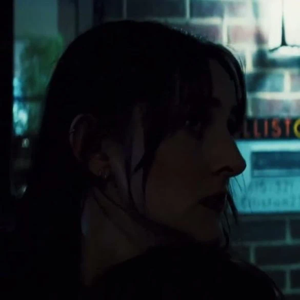 Chamber dévoile violins, hymne metal sombre et introspectif 2 Chamber dévoile violins, hymne metal sombre et introspectif