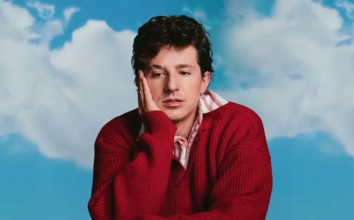 Charlie Puth dévoile le clip de Cry avec Kenny G 1 Charlie Puth dévoile le clip de Cry avec Kenny G