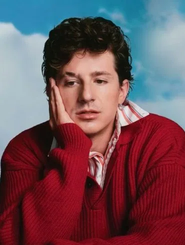 Charlie Puth dévoile le clip de Cry avec Kenny G 4 Charlie Puth dévoile le clip de Cry avec Kenny G