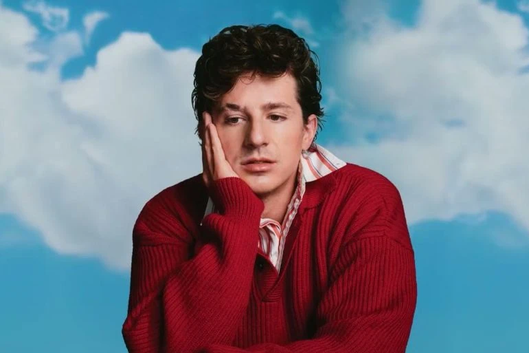 Charlie Puth dévoile le clip de Cry avec Kenny G 14 Charlie Puth dévoile le clip de Cry avec Kenny G