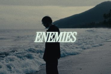 Chris Grey dévoile Enemies, lyric video envoûtante 20 Chris Grey dévoile Enemies, lyric video envoûtante