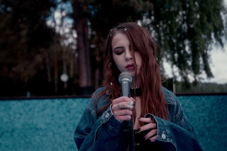 ESELISHA dévoile le clip de Faith, hymne à la résilience 6 ESELISHA dévoile le clip de Faith, hymne à la résilience