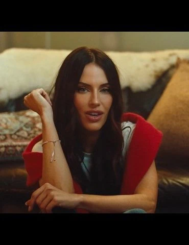 Jessica Lowndes dévoile Praying For Me, son nouveau clip 4 Jessica Lowndes Praying For Me