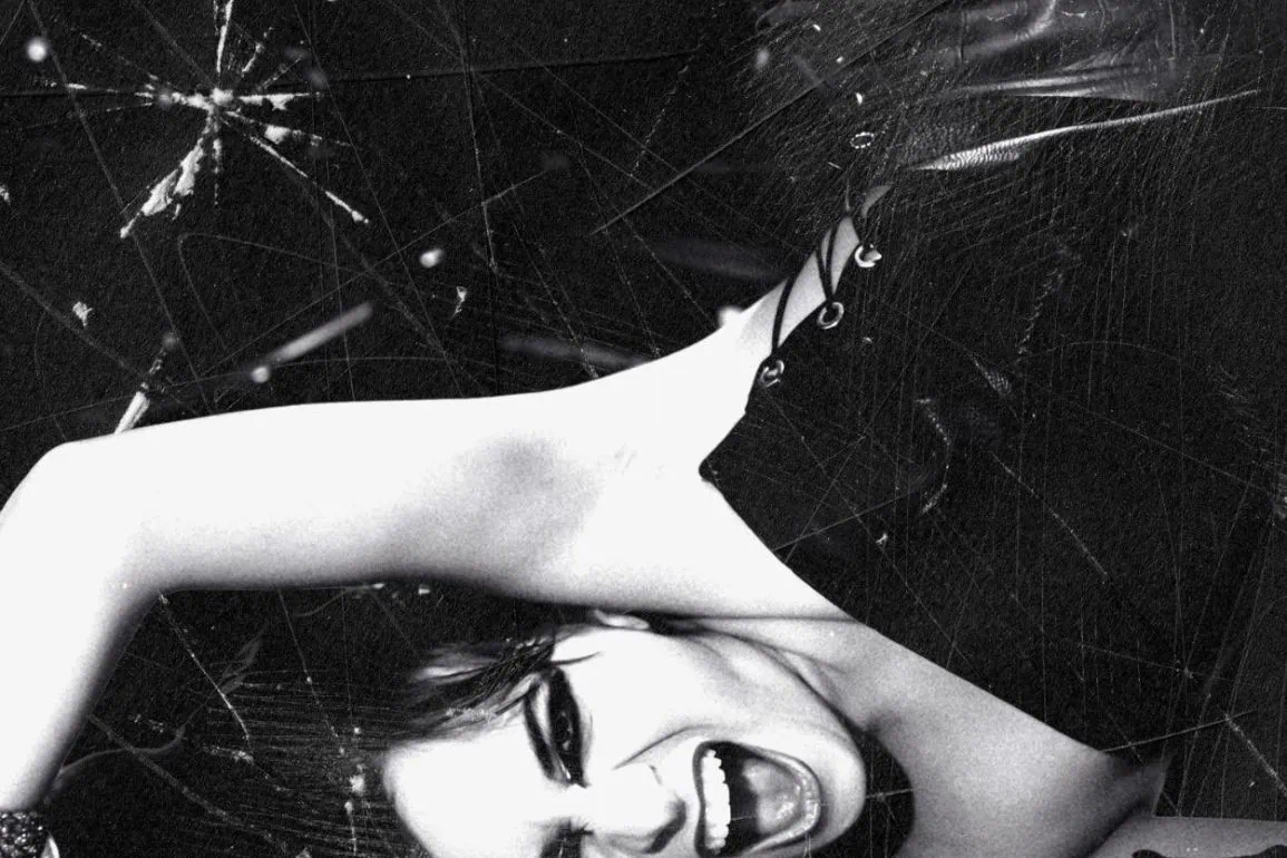 Alexandra Capitanescu dévoile Choke Me, entrée Eurovision Roumanie 2026 1 Alexandra Capitanescu