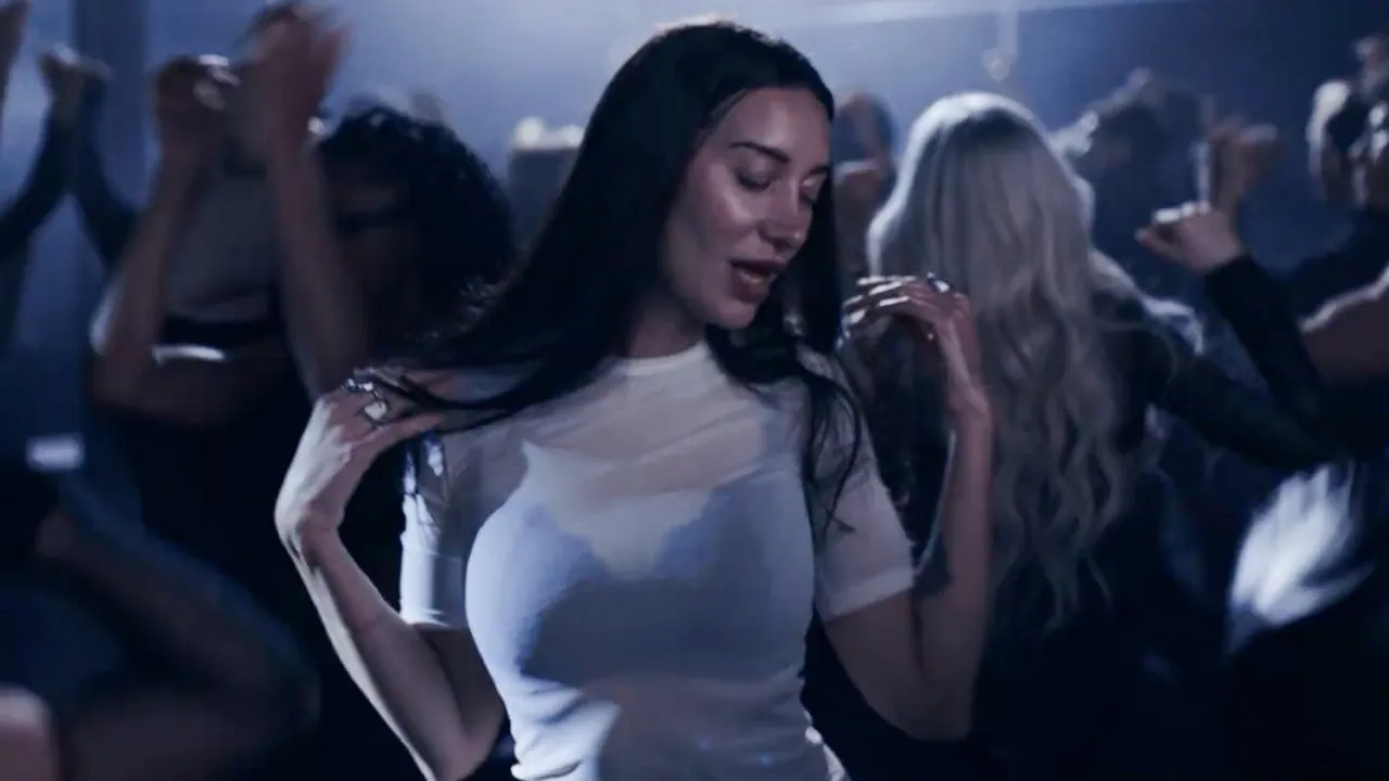 John Summit & Julia Wolf dévoilent WITH ME, single house émouvant 4 John Summit & Julia Wolf dévoilent WITH ME, single house émouvant