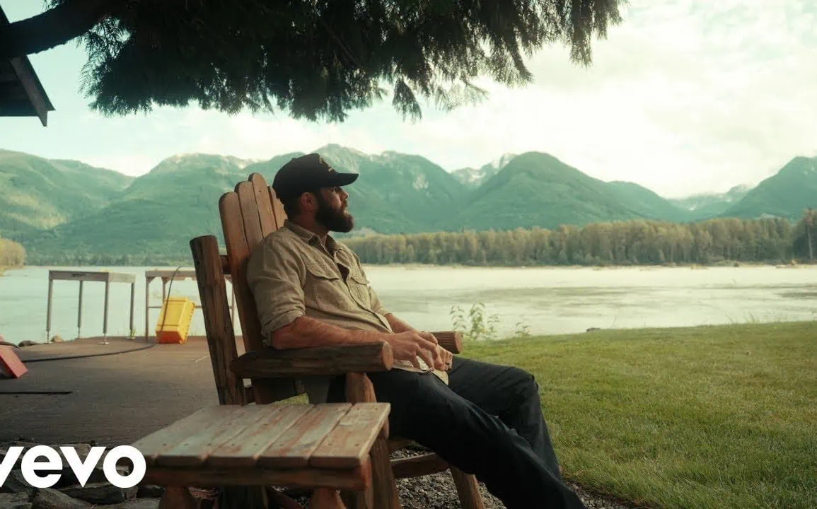 Jordan Davis dévoile Like God Intended 1 Jordan Davis dévoile Like God Intended