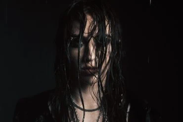 Kami Kehoe dévoile HEARTLESS, clip introspectif 7 Kami Kehoe dévoile HEARTLESS, clip introspectif